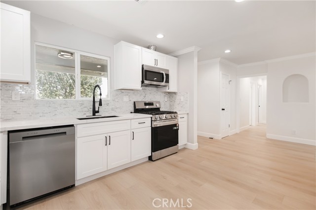 10915 Whitaker Avenue, Granada Hills CA: https://media.crmls.org/medias/2de4be85-4673-4bf2-bb8b-d777d20e485e.jpg