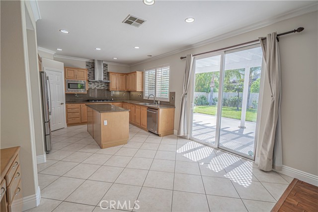 25910 Tennyson Lane, Stevenson Ranch CA: https://media.crmls.org/medias/2de4ced5-f65c-4247-9b85-e63365e9fdd4.jpg