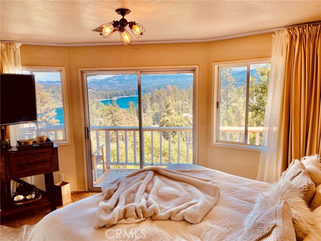 Detail Gallery Image 31 of 63 For 27502 North Bay Rd, Lake Arrowhead,  CA 92352 - 4 Beds | 2/1 Baths