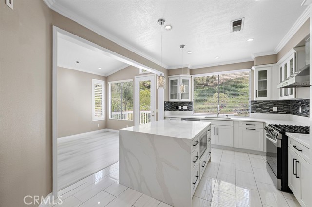 9 Cranwell, Aliso Viejo CA: https://media.crmls.org/medias/2de5f86a-6989-4484-98b7-92e9bcaa1ed5.jpg