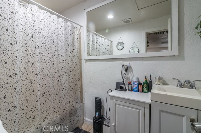 Detail Gallery Image 11 of 36 For 11814 Ramona Ave, Chino,  CA 91710 - 6 Beds | 6 Baths