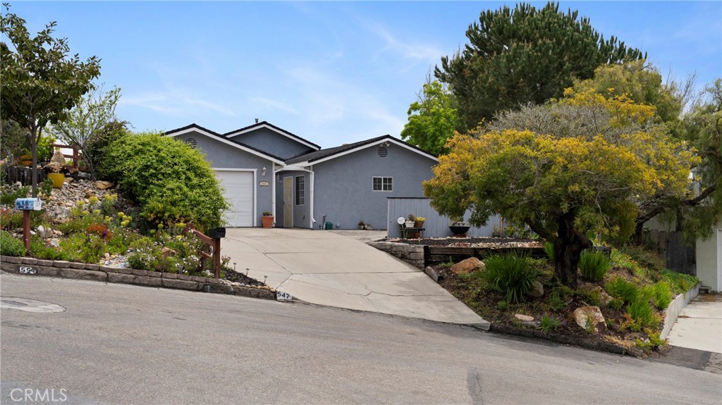 547 Ladera Place