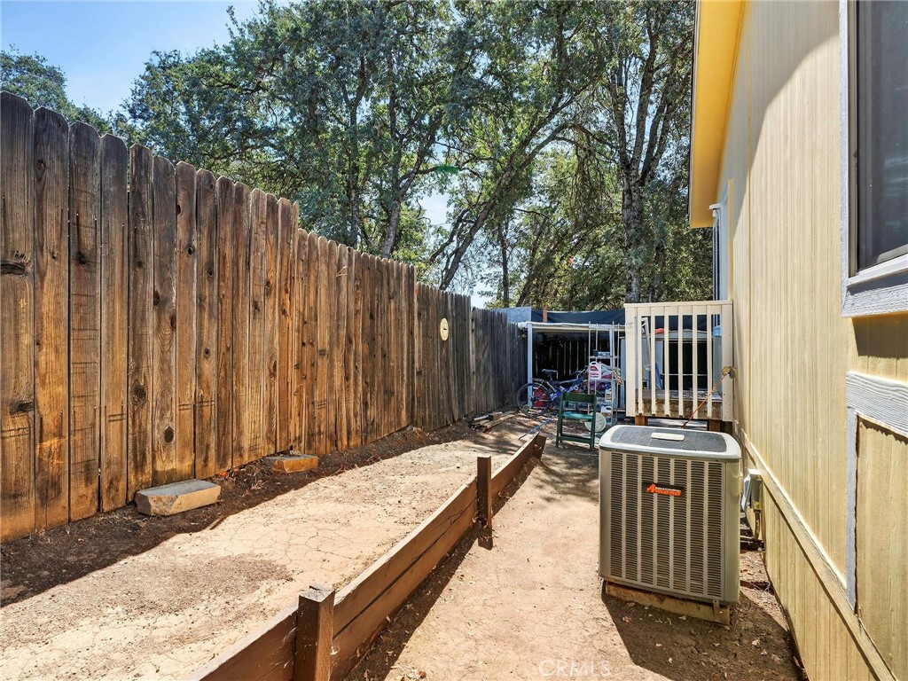 https://media.crmls.org/medias/2de66af4-01d6-474e-a126-c02bb91313a1.jpg?preset=X-Large
