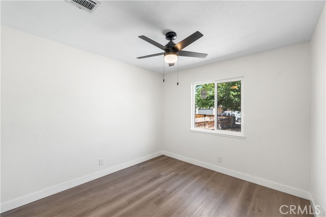 37317 53rd E Street, Palmdale CA: https://media.crmls.org/medias/2de6f314-991b-4270-aa17-453f19a1f075.jpg