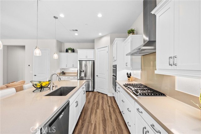 24184 Crestley Drive, Corona CA: https://media.crmls.org/medias/2de70167-5192-4210-89f4-25fa42100568.jpg