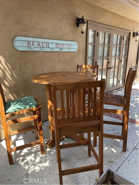 Detail Gallery Image 3 of 29 For 504 Avocado Ave, Corona Del Mar,  CA 92625 - 3 Beds | 3 Baths