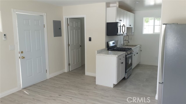 Detail Gallery Image 5 of 14 For 9957 Delco, Chatsworth,  CA 91311 - 0 Beds | 2 Baths