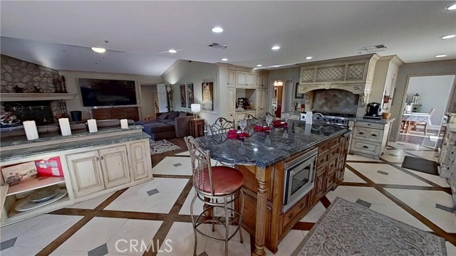 34037 Agua Dulce Canyon Road, Agua Dulce CA: https://media.crmls.org/medias/2de86cfb-b2a6-4e13-9099-607b020312e0.jpg