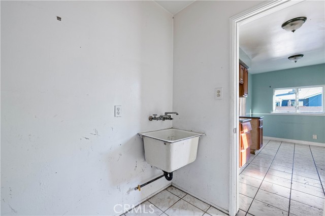 Detail Gallery Image 10 of 21 For 8544 Noble Ave, North Hills,  CA 91343 - 3 Beds | 2 Baths