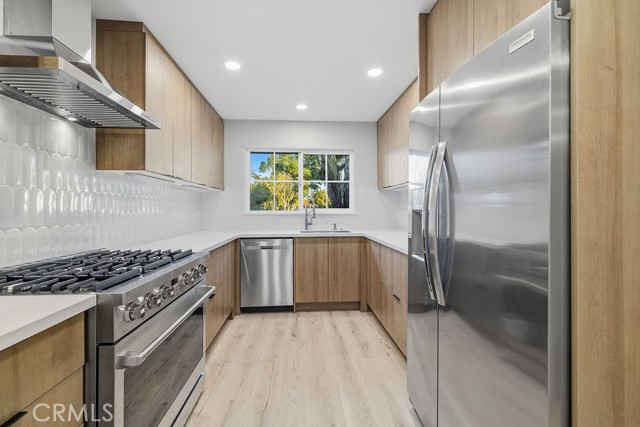 Detail Gallery Image 10 of 38 For 10557 Reseda, Porter Ranch,  CA 91326 - 5 Beds | 3 Baths