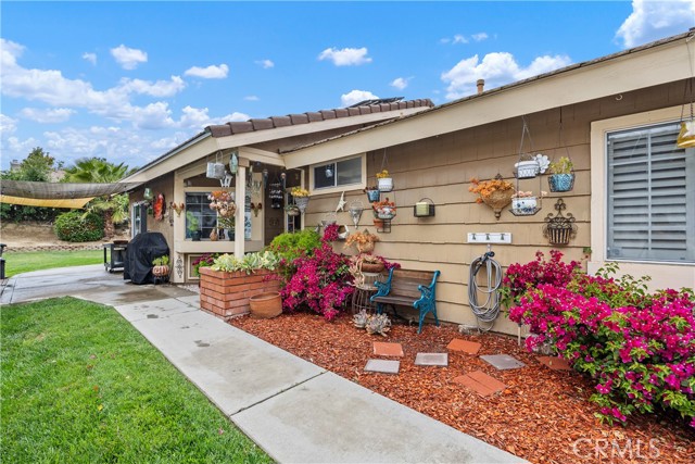 42065 Kaffirboom Court, Temecula CA: https://media.crmls.org/medias/2de9ba01-d4d5-4d0e-a885-209877dc4756.jpg