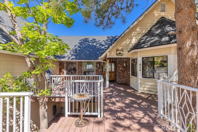 Detail Gallery Image 3 of 25 For 127 Cypress Dr, Lake Arrowhead,  CA 92352 - 3 Beds | 2/1 Baths