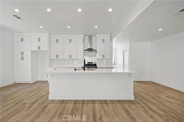 Detail Gallery Image 7 of 41 For 4574 Shadeway Rd, Lakewood,  CA 90713 - 8 Beds | 6 Baths
