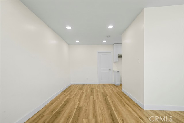 200 N Willow Avenue, Compton CA: https://media.crmls.org/medias/2deb802d-b815-4287-b0d1-3174cc14ef42.jpg
