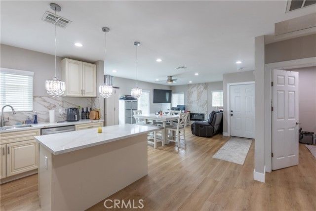 1344 Ximeno Avenue, Long Beach CA: https://media.crmls.org/medias/2debc446-e253-4846-a374-eaade7459a1f.jpg
