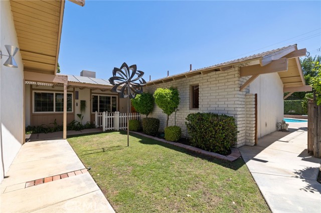 Detail Gallery Image 9 of 60 For 2924 Elm St, Bakersfield,  CA 93301 - 4 Beds | 2 Baths