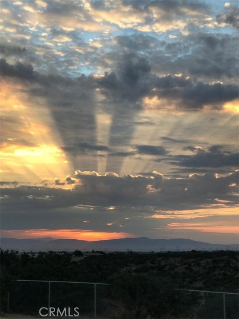 Detail Gallery Image 19 of 20 For 10328 El Centro, Oak Hills,  CA 92344 - 5 Beds | 4 Baths