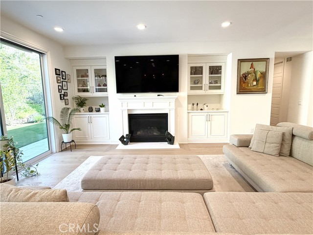 Detail Gallery Image 23 of 72 For 6845 Shadow Wood Dr, Moorpark,  CA 93021 - 5 Beds | 4/1 Baths