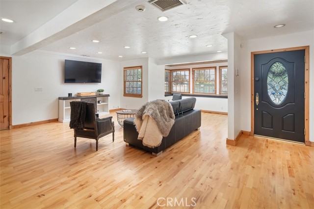 922 Carefree Drive, Simi Valley CA: https://media.crmls.org/medias/2dee901f-498f-479e-b1fe-147e1a2313af.jpg