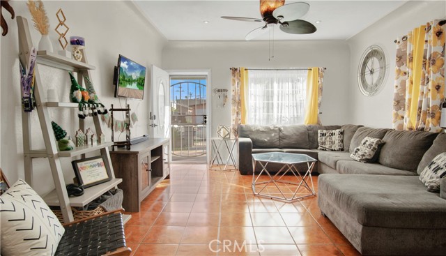 Detail Gallery Image 5 of 34 For 475 E Hullett, Long Beach,  CA 90805 - 2 Beds | 1 Baths