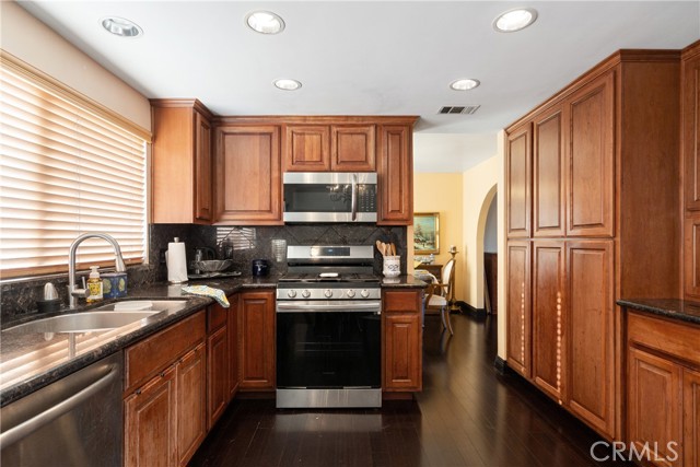 5266 Bluff Street, Norco CA: https://media.crmls.org/medias/2deeeed6-cc92-4967-9752-ecb1e380a642.jpg