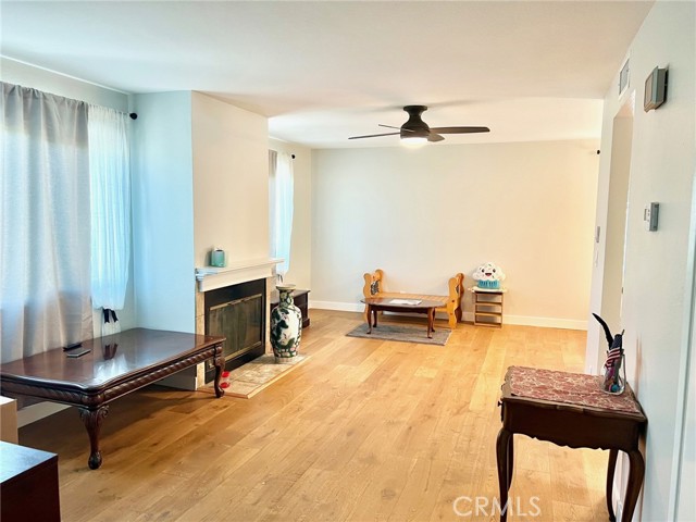2717 Chadwick Circle, Los Angeles CA: https://media.crmls.org/medias/2def4720-6d44-49fe-800f-89853b3b677e.jpg