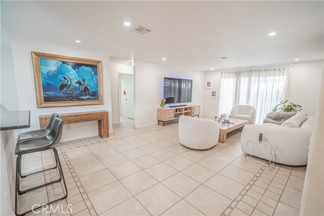 Detail Gallery Image 3 of 42 For 15543 Dearborn, North Hills,  CA 91343 - 4 Beds | 2 Baths