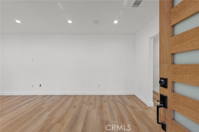 Detail Gallery Image 19 of 38 For 5730 Stansbury Ave, Van Nuys,  CA 91401 - 3 Beds | 2 Baths