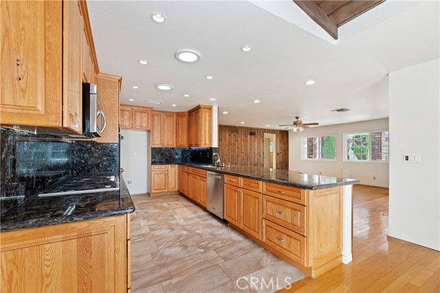 1825 Leola Street, Lomita CA: https://media.crmls.org/medias/2defd313-90cd-49bc-b22f-135ce43db0f5.jpg