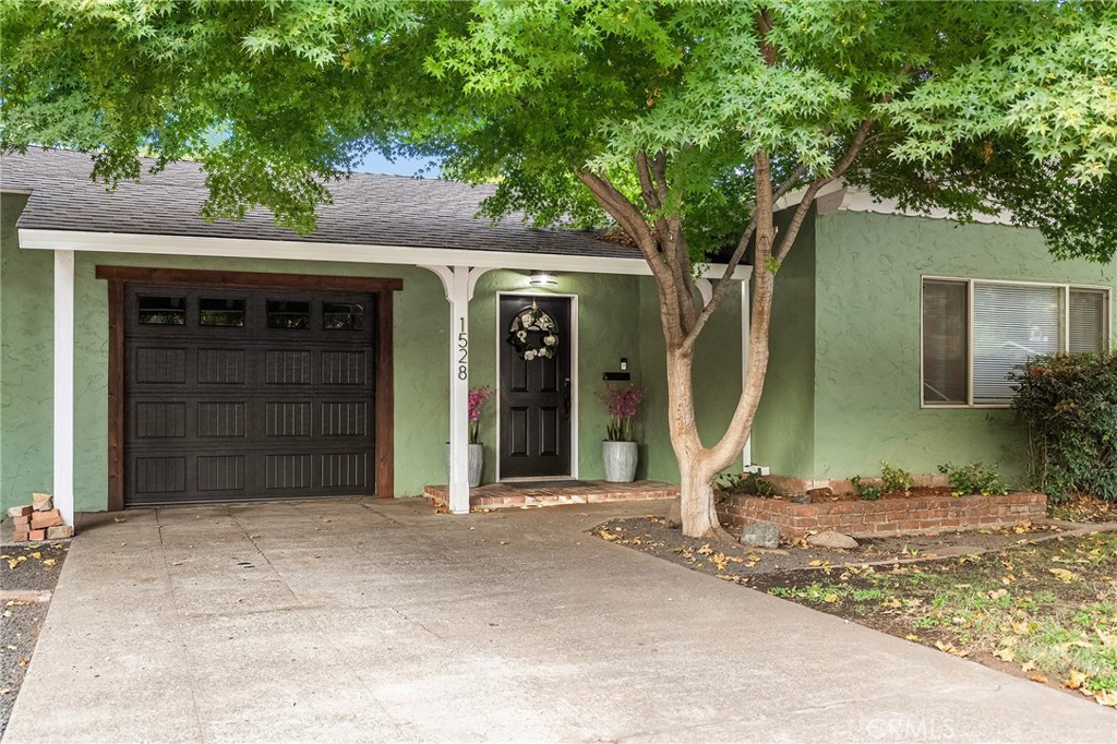 1528 Bidwell Drive