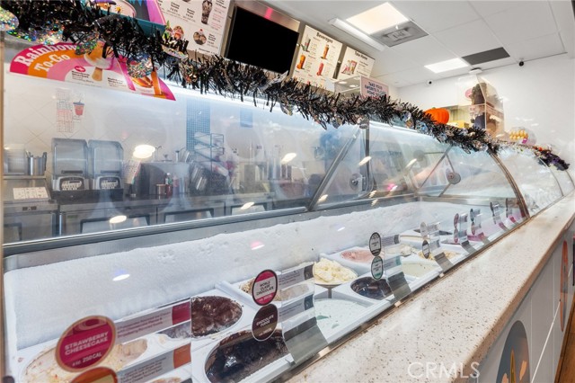 12190 Perris Blvd, Moreno Valley CA: https://media.crmls.org/medias/2df04e07-7933-4042-9454-acbf2a612afe.jpg