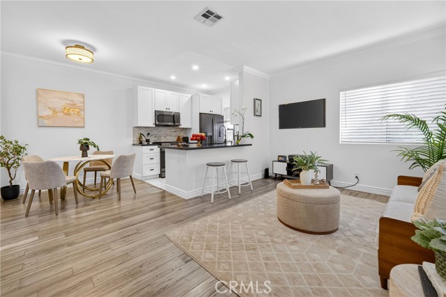 Detail Gallery Image 4 of 36 For 158 Maegan #9,  Thousand Oaks,  CA 91362 - 3 Beds | 2/1 Baths