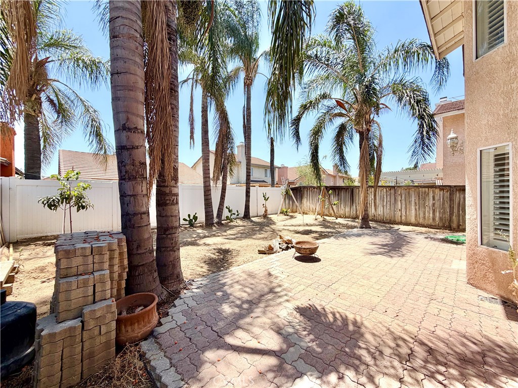 https://media.crmls.org/medias/2df13705-a4a8-4f54-9d0f-79e108008ea8.jpg?preset=X-Large