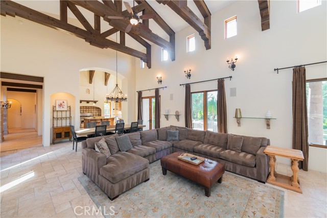 Detail Gallery Image 17 of 62 For 45240 Los Caballos Rd, Temecula,  CA 92592 - 5 Beds | 5/2 Baths