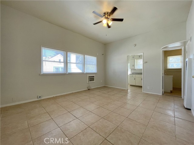 Detail Gallery Image 4 of 9 For 3891 Locust St, Riverside,  CA 92501 - 0 Beds | 1 Baths