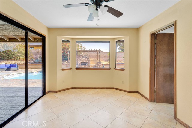 19996 Eyota Road, Apple Valley CA: https://media.crmls.org/medias/2df2bb4b-4f2d-4f90-baf3-8e39e1111f92.jpg