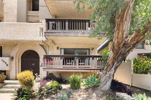 1425 E 2nd Street, Long Beach CA: https://media.crmls.org/medias/2df342e2-fbc0-48fb-91e2-dfa97d0f1ea8.jpg
