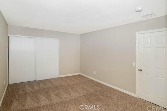 https://media.crmls.org/medias/2df3bdd8-4237-4102-b75e-3a485df0a49d.jpg?preset=X-Large