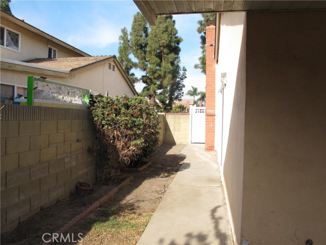 Detail Gallery Image 24 of 29 For 13058 Droxford St, Cerritos,  CA 90703 - 4 Beds | 2 Baths