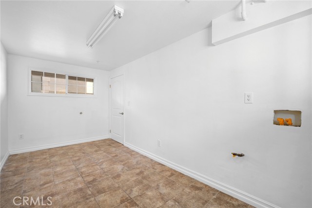 Detail Gallery Image 28 of 30 For 6831 Valmont St #1,  Tujunga,  CA 91042 - 3 Beds | 2/1 Baths