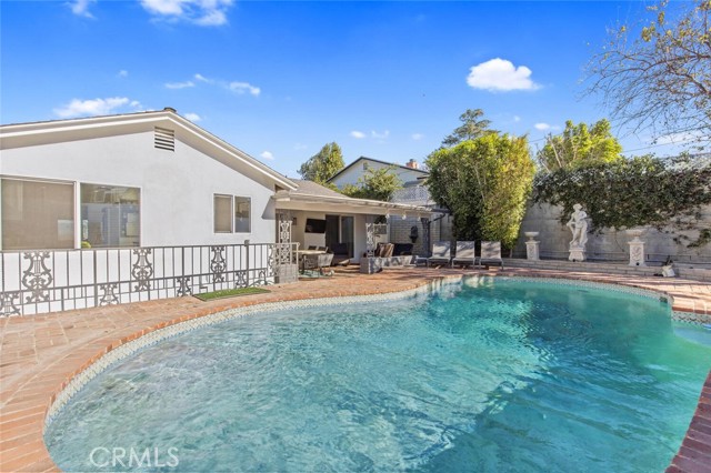 22444 Venido Road, Woodland Hills CA: https://media.crmls.org/medias/2df4aa7f-f4b5-45e1-95de-049095d810a6.jpg