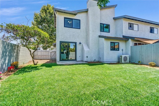 738 Amberwood Drive, Santa Ana CA: https://media.crmls.org/medias/2df5045a-3a32-4b2b-b5ae-f428be88cfa0.jpg