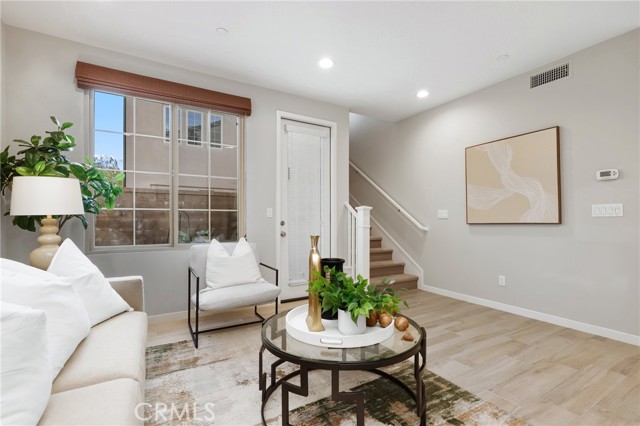 Detail Gallery Image 3 of 56 For 147 Excursion, Irvine,  CA 92618 - 3 Beds | 2/1 Baths