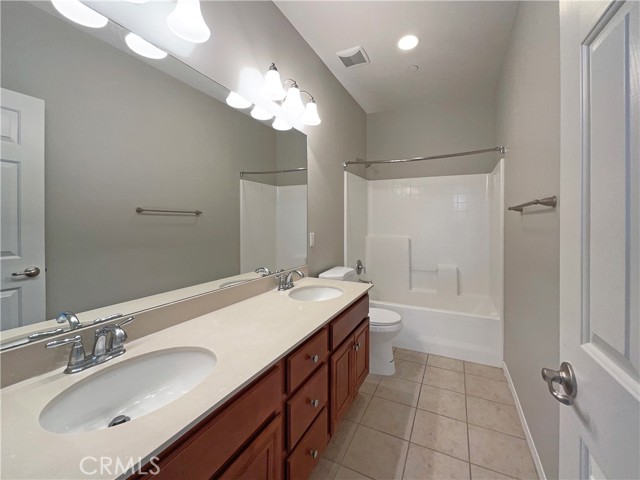 Detail Gallery Image 11 of 19 For 29455 Mcvicker Canyon Park Rd #R,  Lake Elsinore,  CA 92530 - 3 Beds | 2 Baths
