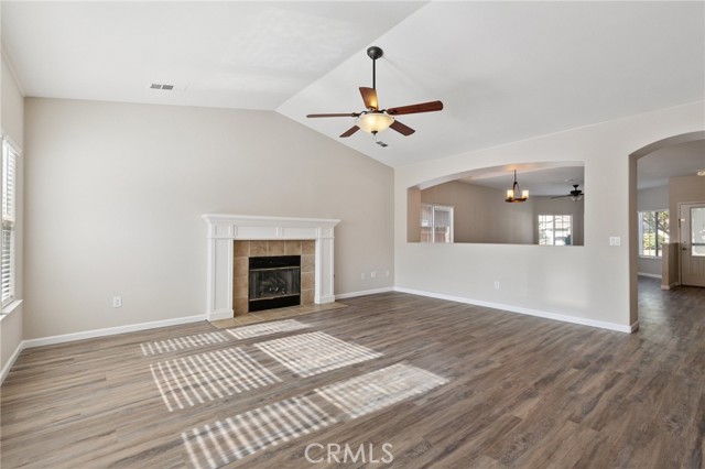 525 Mallard Avenue, Lemoore CA: https://media.crmls.org/medias/2df5c8f3-257e-4c91-bd18-2d6b7c0d2413.jpg