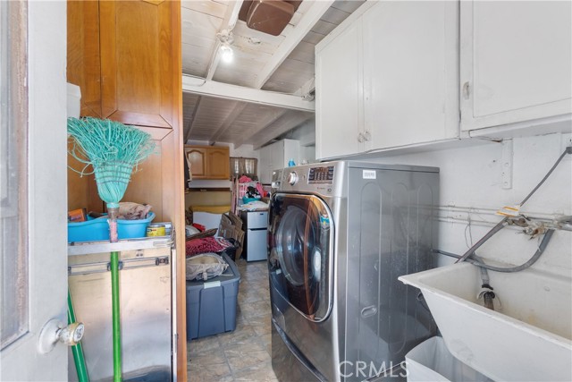 11028 Spinning Avenue, Inglewood CA: https://media.crmls.org/medias/2df5f46a-9072-4d5e-b746-dabb9b93da4d.jpg
