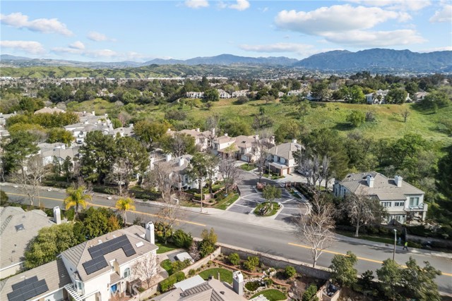 Detail Gallery Image 51 of 64 For 24436 Hampton Dr #C,  Valencia,  CA 91355 - 2 Beds | 2/1 Baths