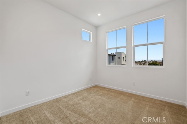 139 Jessup Way, Tustin CA: https://media.crmls.org/medias/2df75749-f0ca-4f4f-b51d-86239a11fd89.jpg
