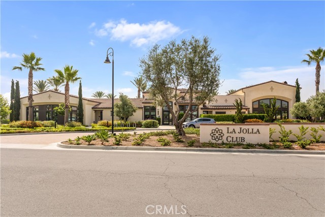 4071 E Amigos Privado, Ontario CA: https://media.crmls.org/medias/2df7a997-98d3-4965-bdc6-252114370f06.jpg