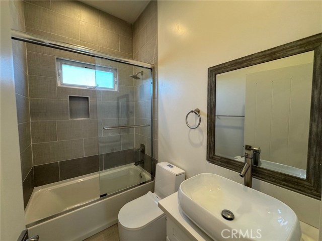 1737 1/2 Magnolia Avenue, Los Angeles CA: https://media.crmls.org/medias/2df7c19c-da1e-4303-a14b-84aa0ca76fc2.jpg